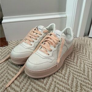 Gucci Women's Cream and Peach Sneakers